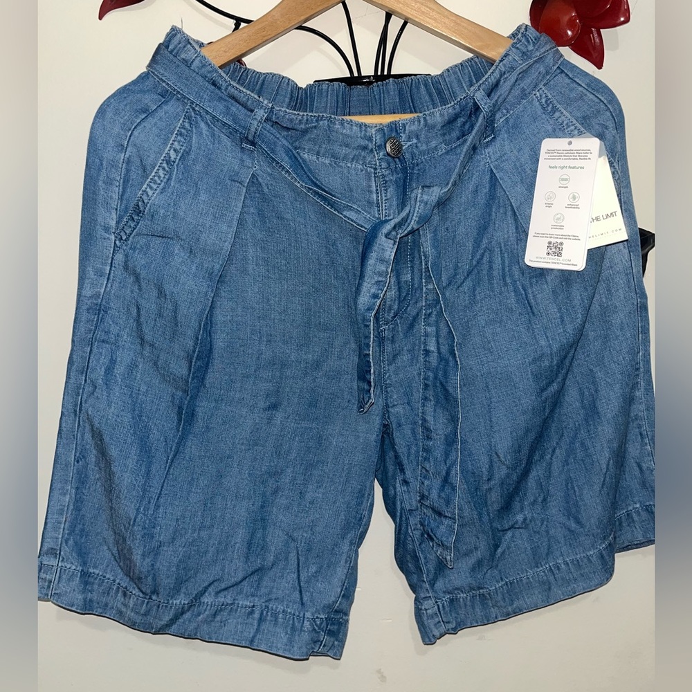 NWT women shorts-  100% Tencel material